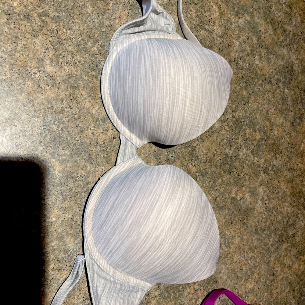 Victoria’s Secret 34C